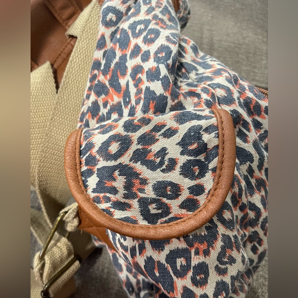 Leopard Backpack - Picture 5 of 7